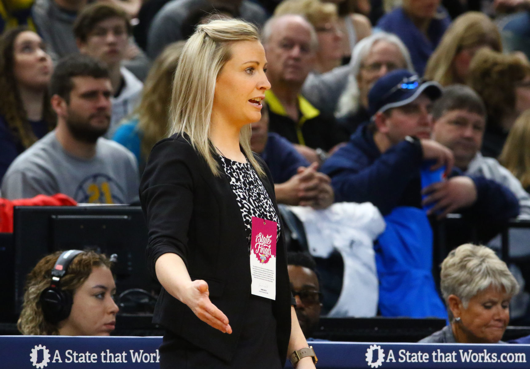 Gallery: Girls Basketball State Finals: Marquette Catholic vs. Vincennes Rivet